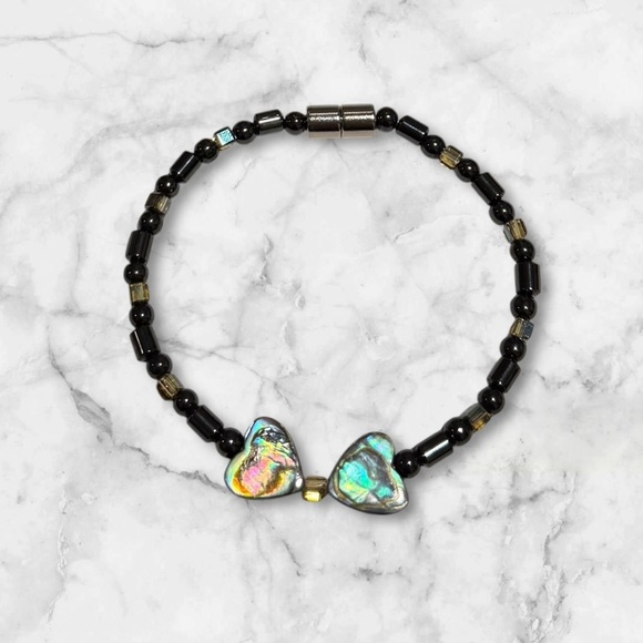 💟💎Vintage Black Beaded Bracelet with Shell Heart Accents - Picture 2 of 11